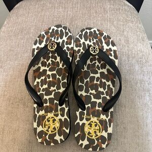 Tory Burch Animal Print Sandals with Black Straps exellent condition, size 7